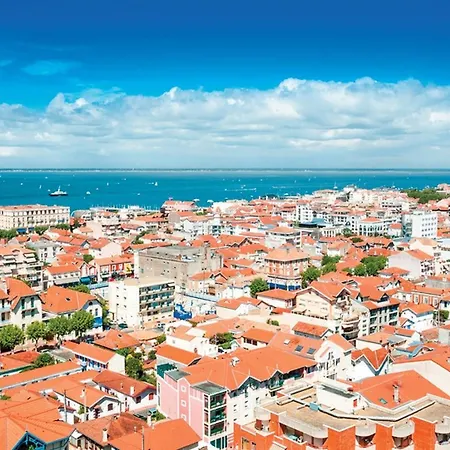 Proche & Casino Avec Balcon Et Parking Prive, - Fr-1-319-110