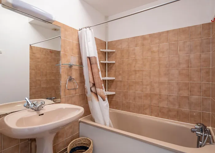 Proche & Casino Avec Balcon Et Parking Prive, - Fr-1-319-110 Apartman *