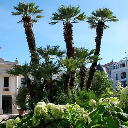 Appartement Proche Plage&casino Avec Balcon Et Parking Privé, - Fr-1-319-110 *
