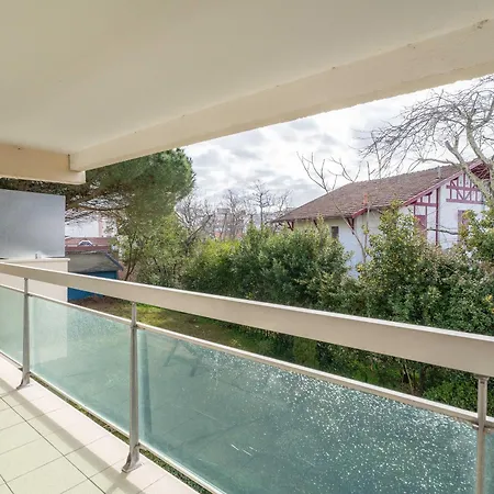 Proche & Casino Avec Balcon Et Parking Prive, - Fr-1-319-110 *