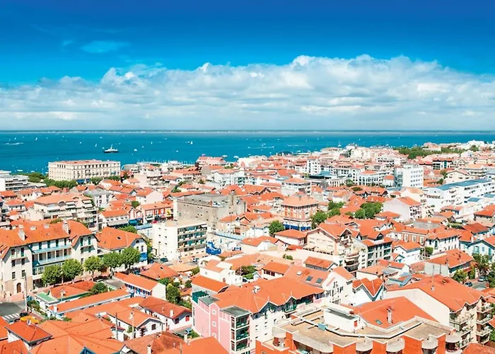 Proche & Casino Avec Balcon Et Parking Prive, - Fr-1-319-110