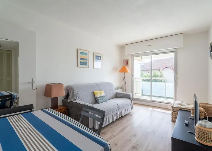 Apartment Proche & Casino Avec Balcon Et Parking Prive, - Fr-1-319-110